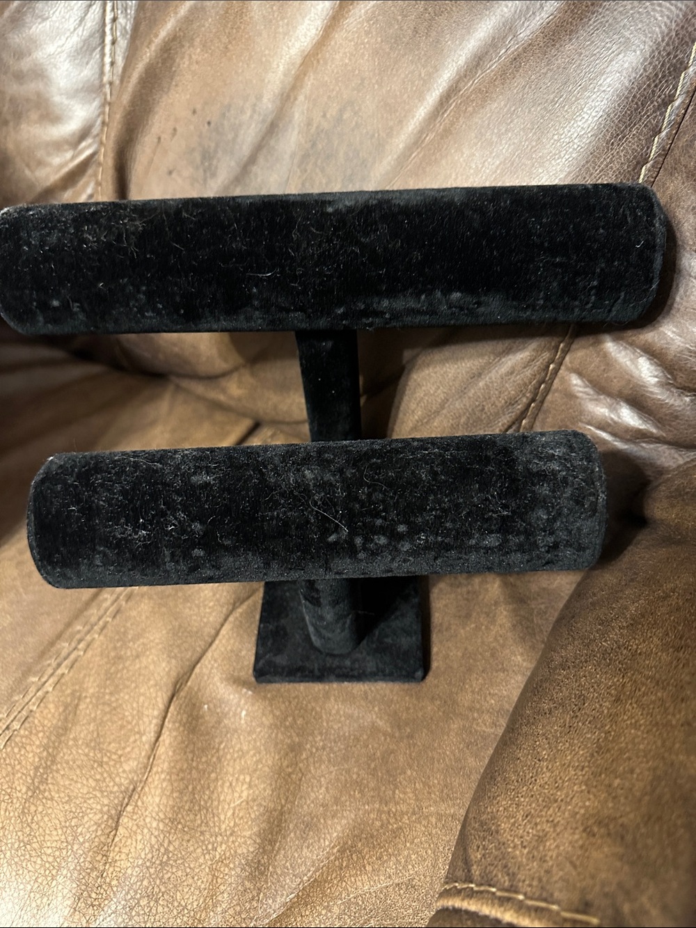 Source Unknown Black Velvet Double-Rod Jewelry T-Bar Display